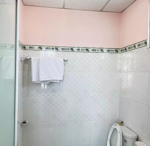 تختخواب و صبحانه Gia Tú