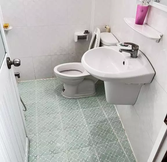 تختخواب و صبحانه Gia Tú