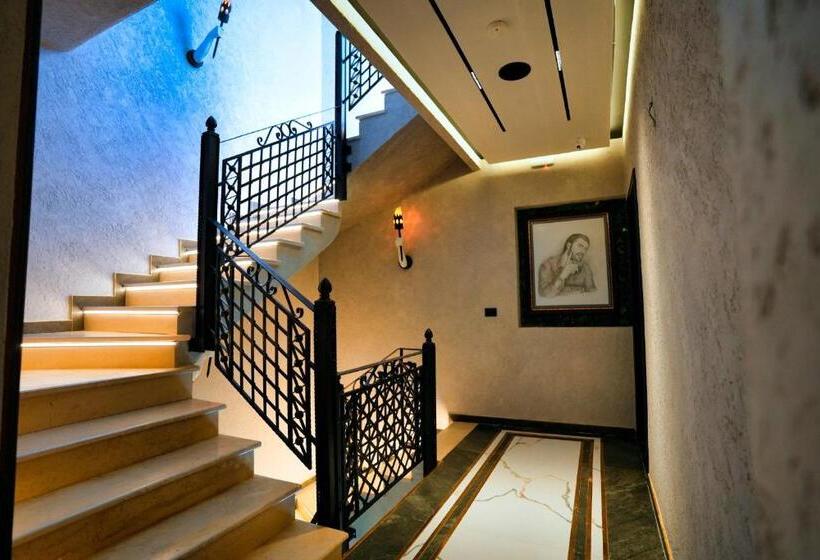 Boutique Hotel Empire Of Martin