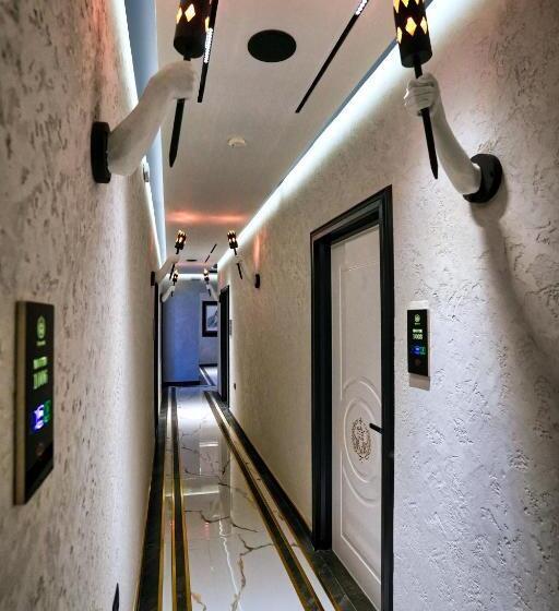 Boutique Hotel Empire Of Martin