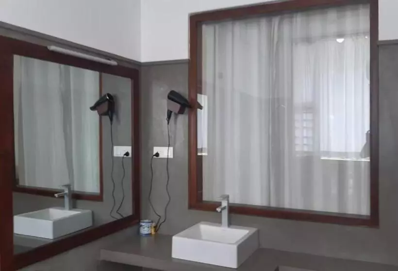 Hotelli Atteriya Hilltop