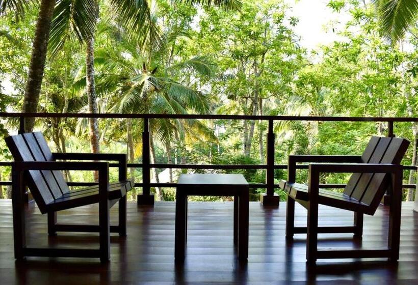 Отель Atteriya Hilltop