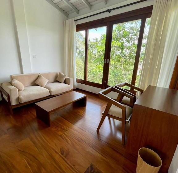 Отель Atteriya Hilltop