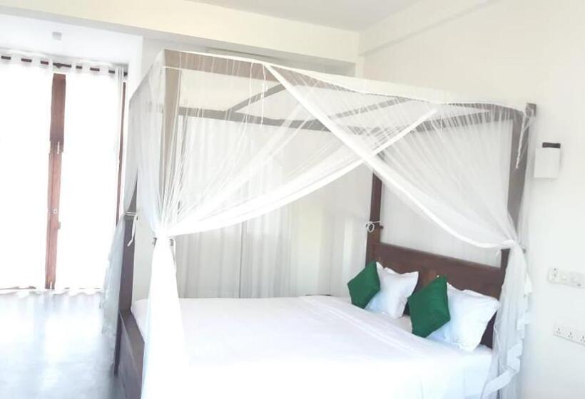 Отель Atteriya Hilltop