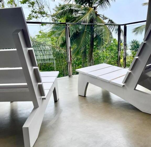 Отель Atteriya Hilltop