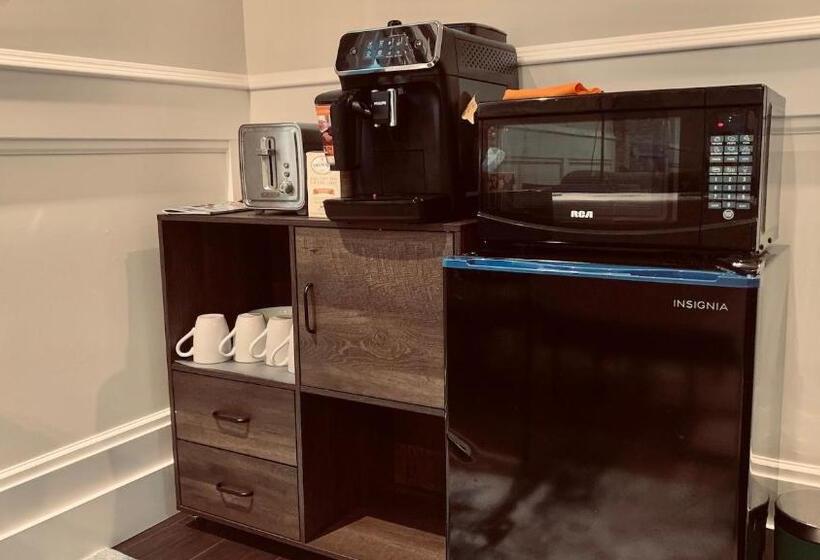 Pensionat Comfy Private Room & Bath Near Skytrain Metrotown