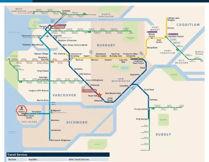 ペンション Comfy Private Room & Bath Near Skytrain Metrotown