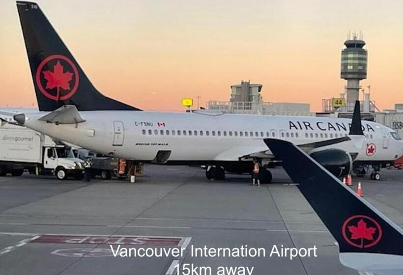 Pensionat Comfy Private Room & Bath Near Skytrain Metrotown