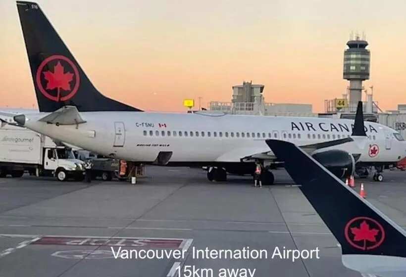 ペンション Comfy Private Room & Bath Near Skytrain Metrotown