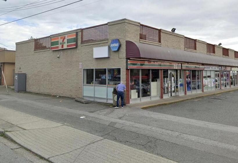 Pensionat Comfy Private Room & Bath Near Skytrain Metrotown