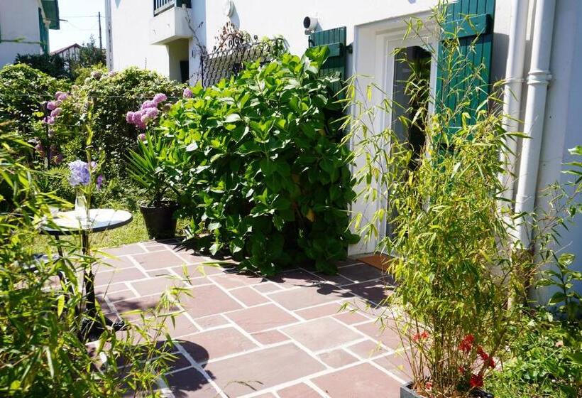 Bed and Breakfast La Quintita Biarritz   Studio Avec Jardin