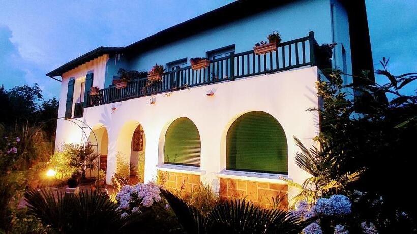 Bed and Breakfast La Quintita Biarritz   Studio Avec Jardin