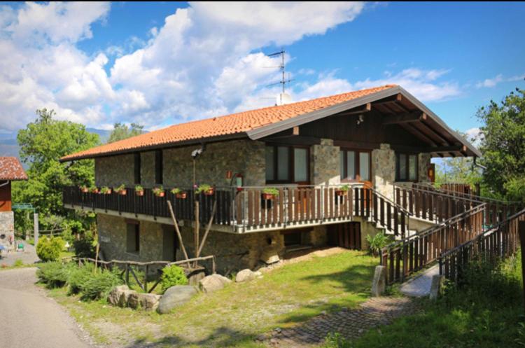 בית מלון כפרי Agriturismo Tschang Wilma