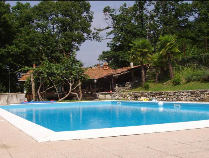 בית מלון כפרי Agriturismo Tschang Wilma