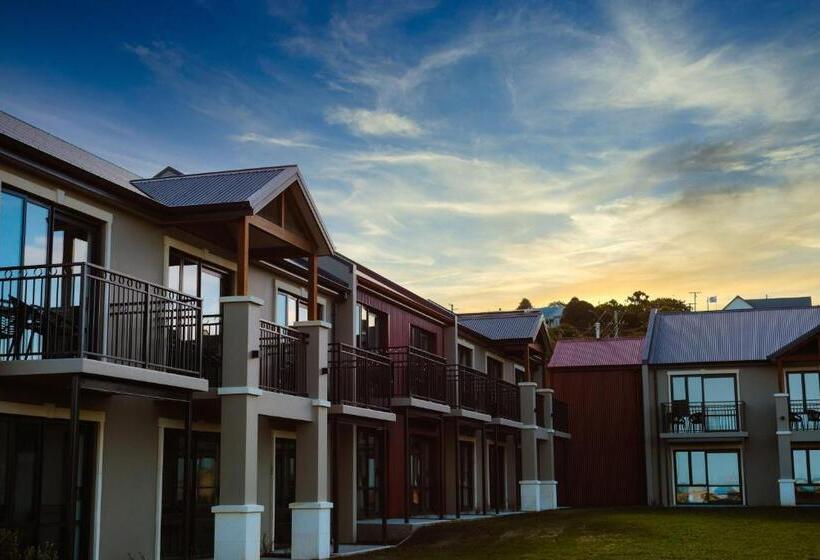 Отель Mariner Suites