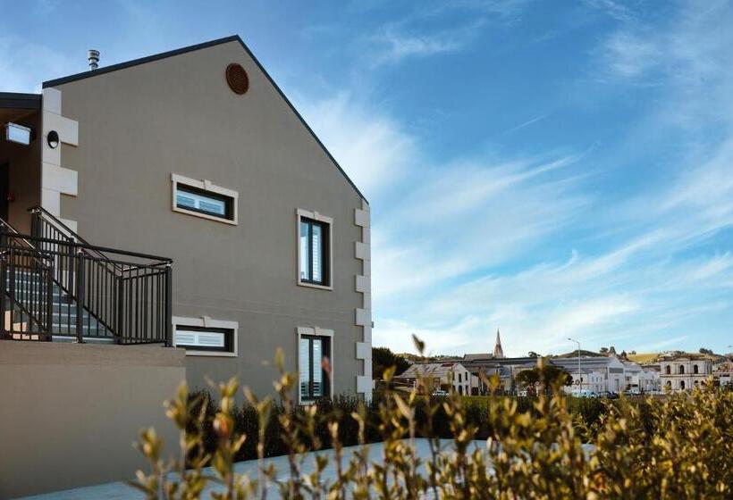 Отель Mariner Suites