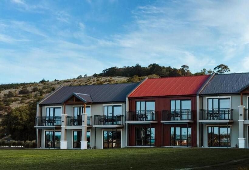 Отель Mariner Suites