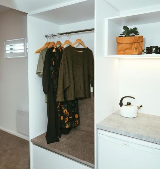 Отель Mariner Suites