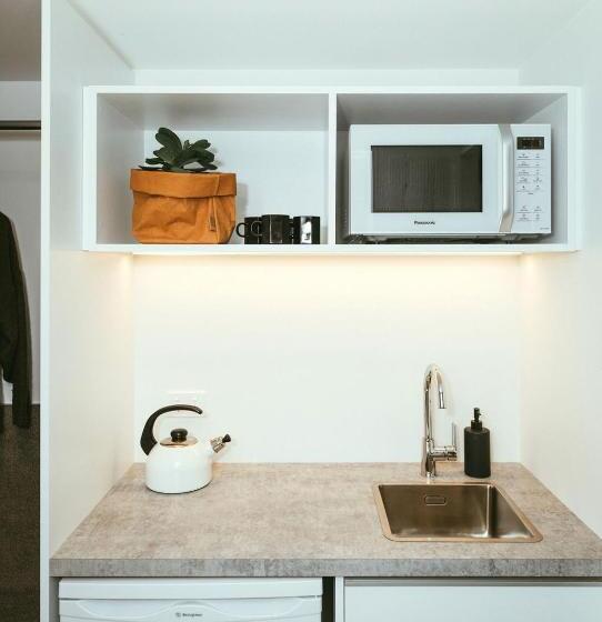 Отель Mariner Suites