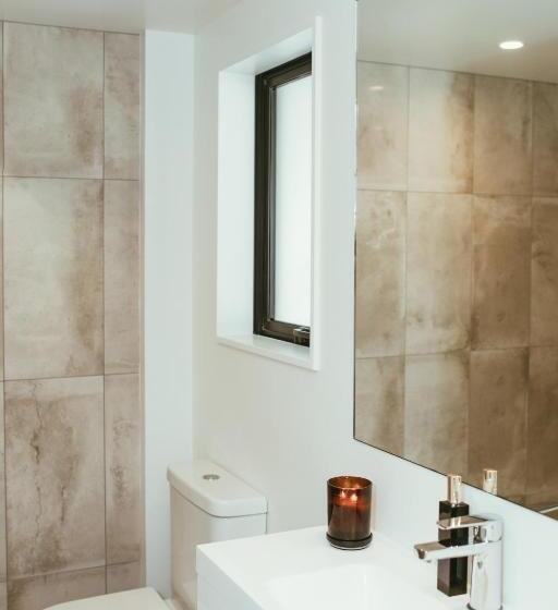 Отель Mariner Suites