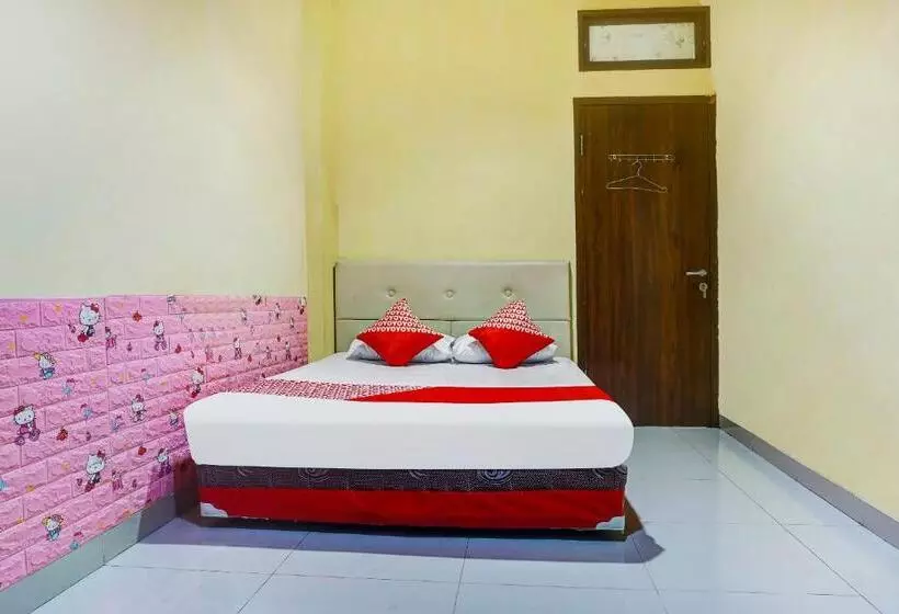 ホテル Oyo 91182 Kos Ta Homestay Makassar