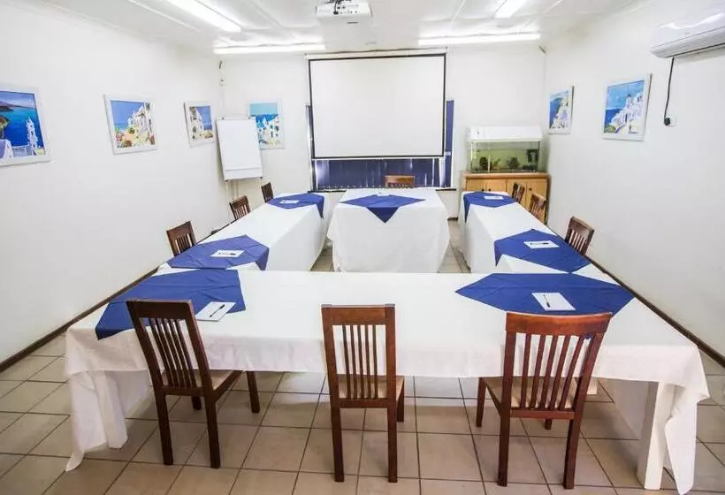 تختخواب و صبحانه Santorini Guesthouse