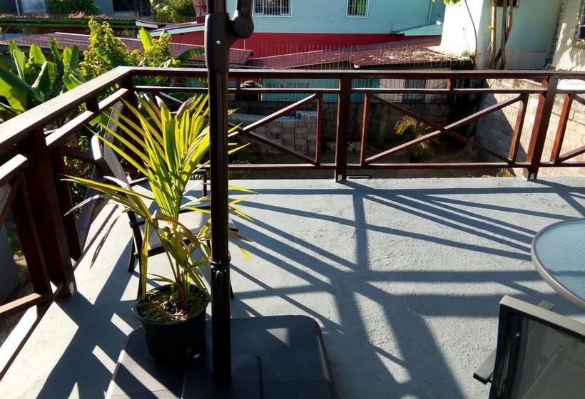 تختخواب و صبحانه Svilla