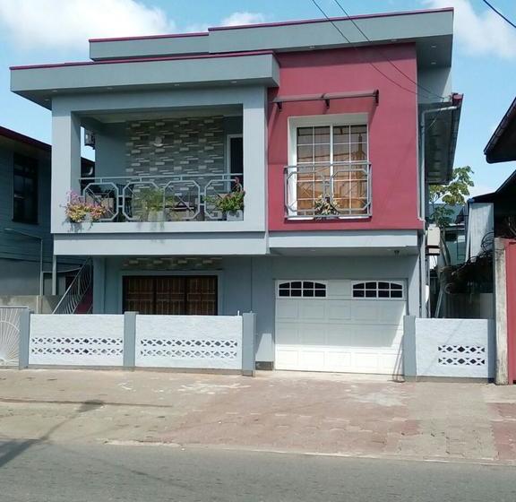 تختخواب و صبحانه Svilla