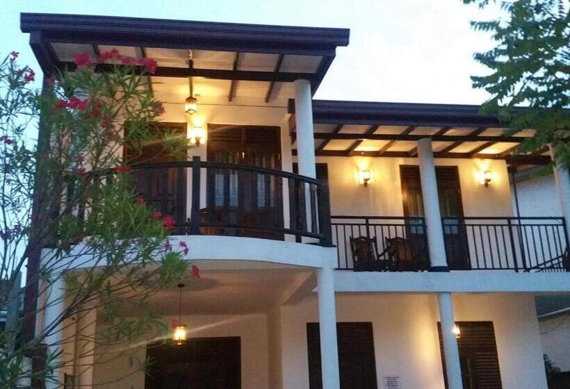 Brave Resort Mirissa