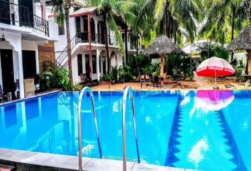 Crescent Sea Resort