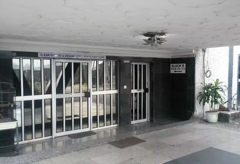 هتل Starking Suites