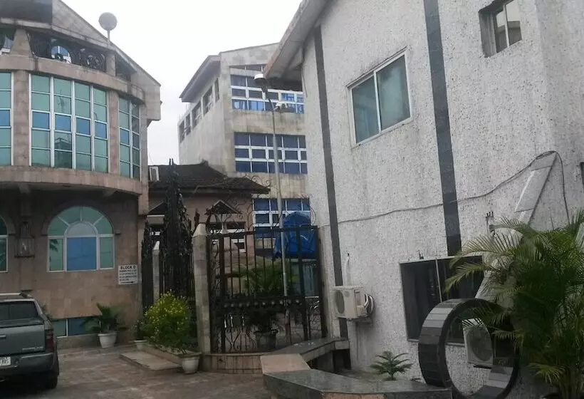 هتل Starking Suites