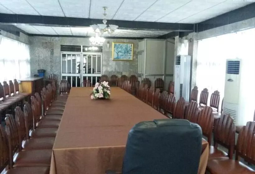 هتل Starking Suites