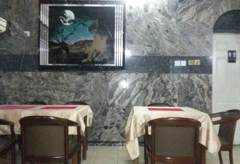هتل Starking Suites