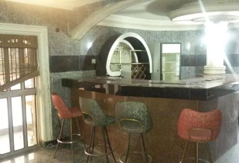 هتل Starking Suites