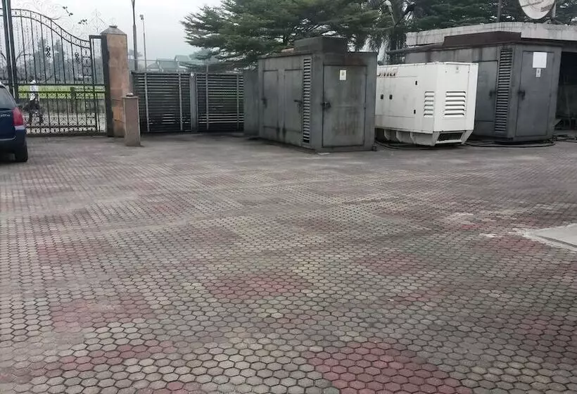 هتل Starking Suites