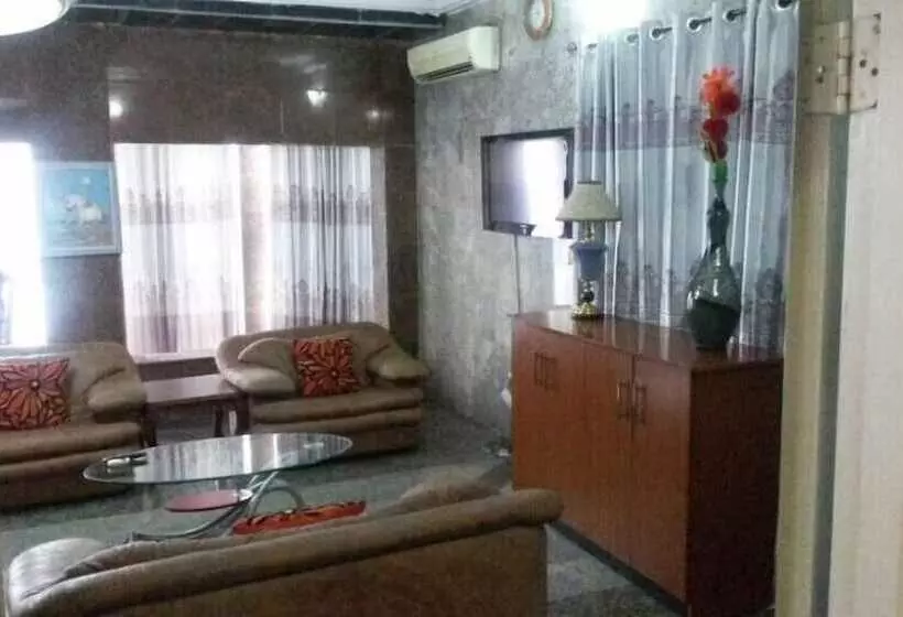 هتل Starking Suites