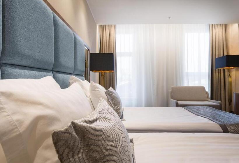 هتل V Spa & Conference