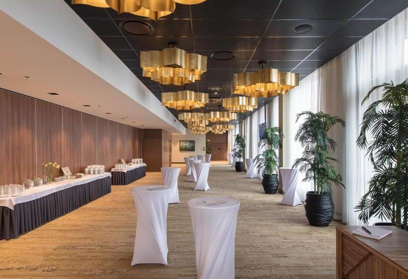 هتل V Spa & Conference