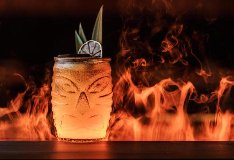 هتل V Spa & Conference