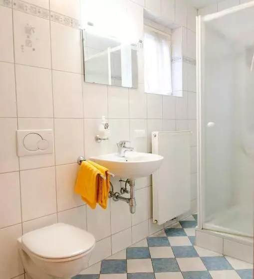 Retkeilymaja Gästehaus Geigenbauer