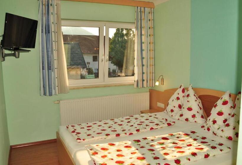 فندق صغير Gästehaus Geigenbauer