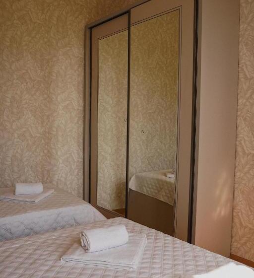 هاستل Old District