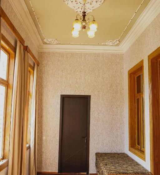 هاستل Old District