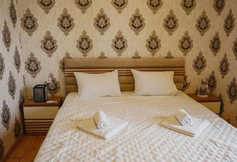 هاستل Old District