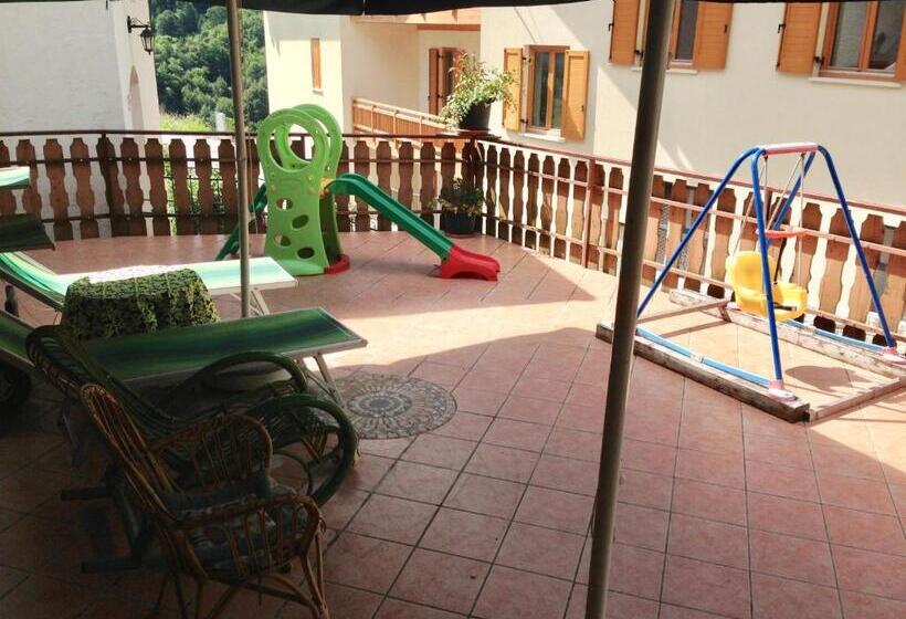 ホテル Agritur Alpino