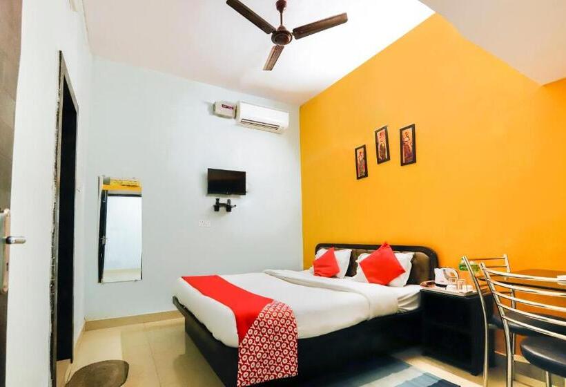 Отель Oyo Royal Inn