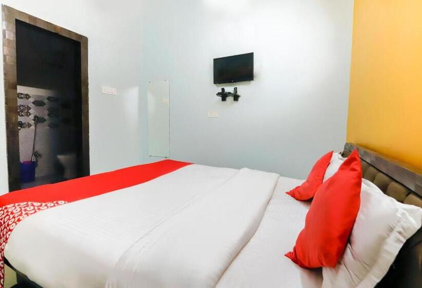 Отель Oyo Royal Inn