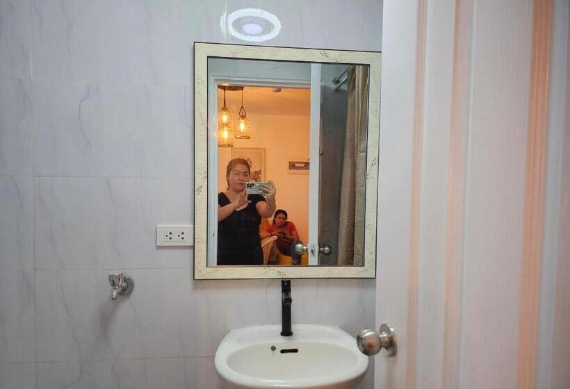 Mika S Crib 2br Condo