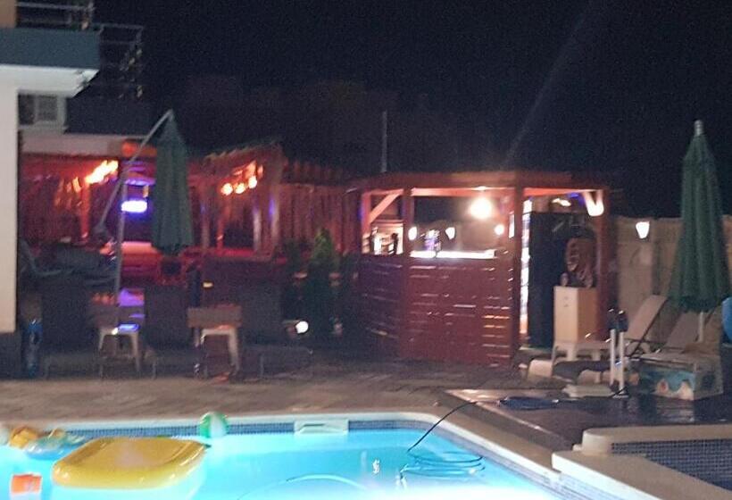 پانسیون Cool Breeze Mamaia Nord